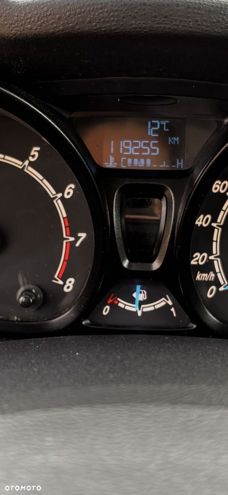 Ford Fiesta 1.4 Trend - 29