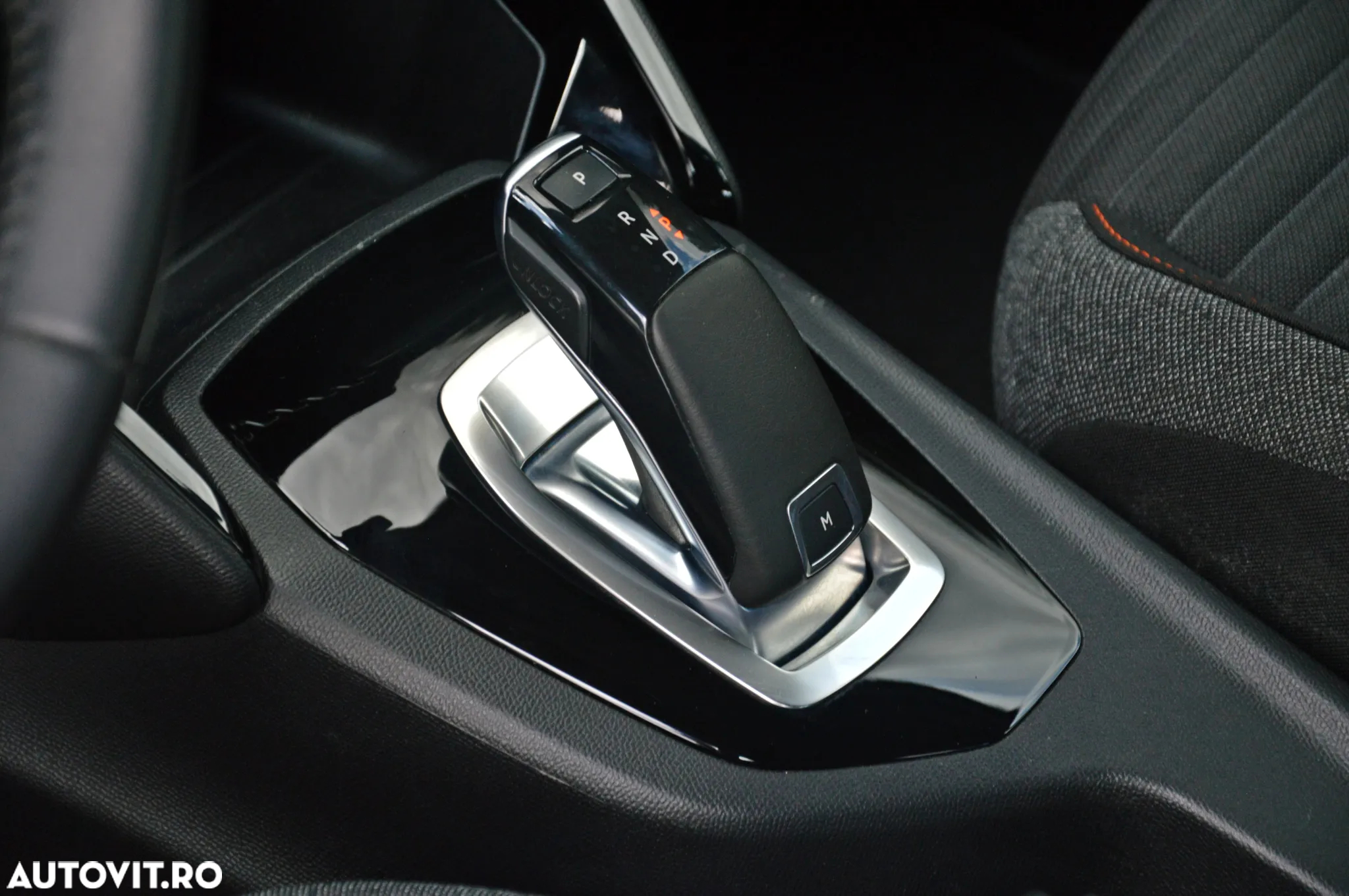 Peugeot 2008 PureTech 130 EAT8 Allure - 37