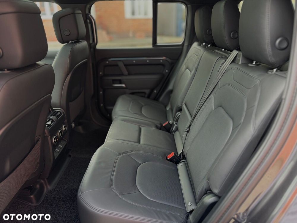 Land Rover Defender - 20