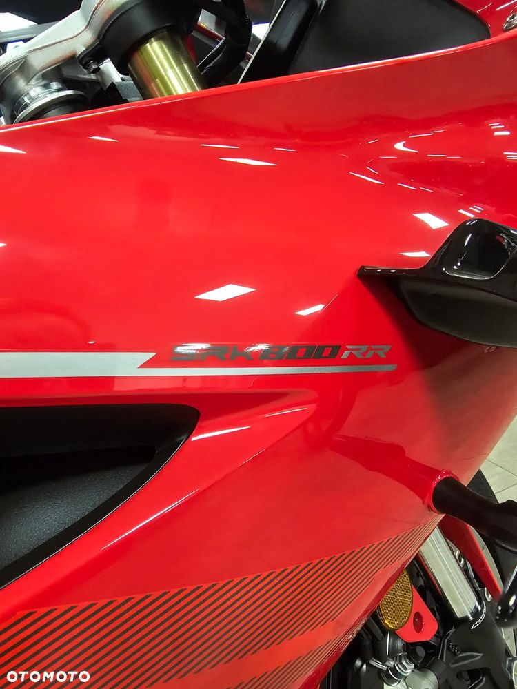 QJMOTOR SRK 800RR - 21