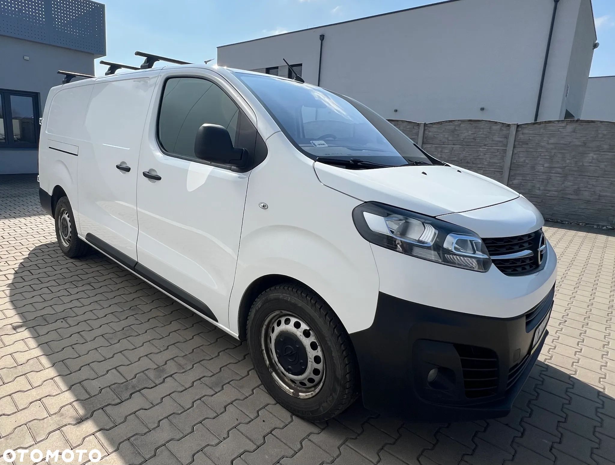 Opel Vivaro - 1