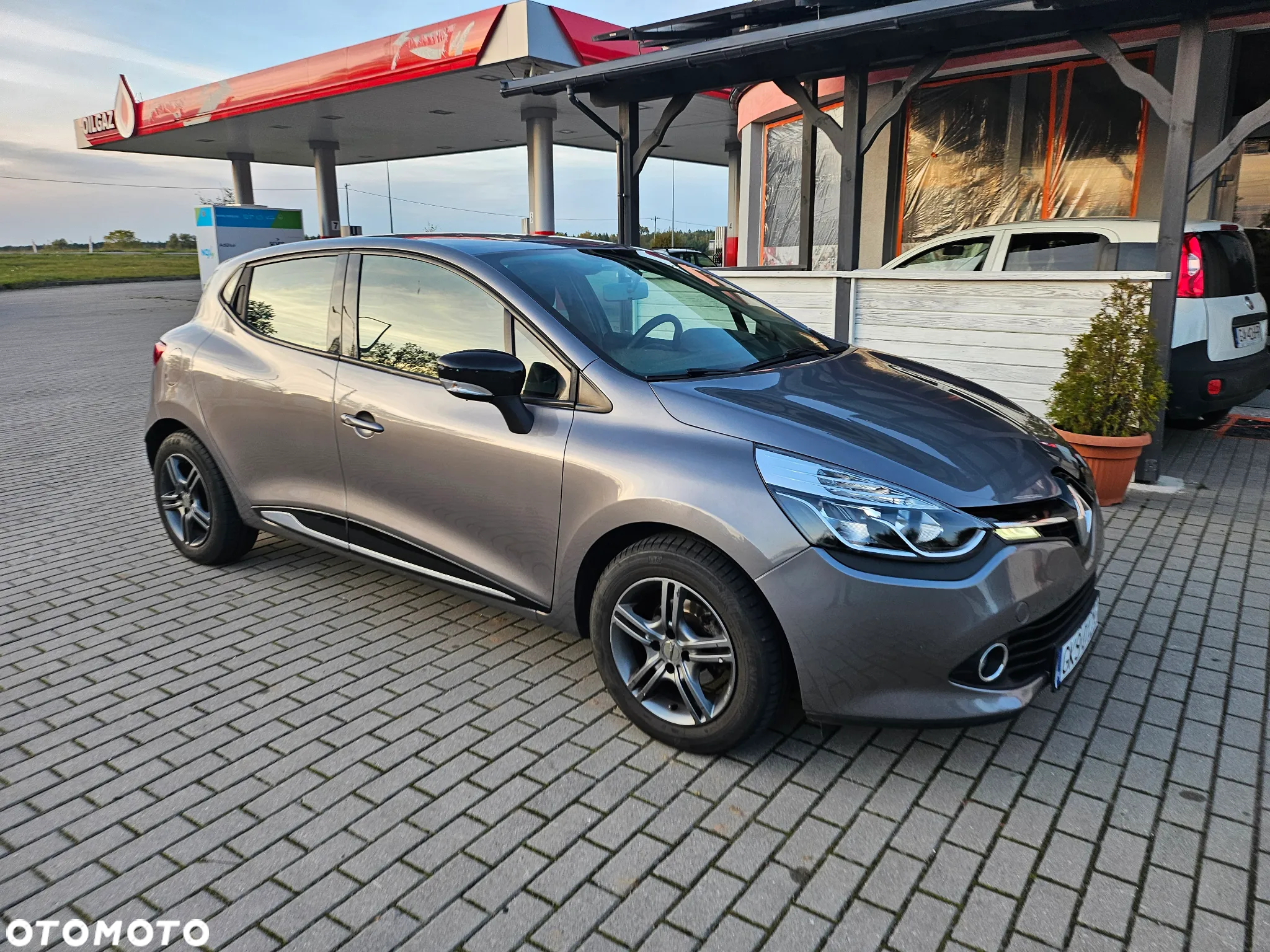 Renault Clio 1.2 16V 75 Experience - 9