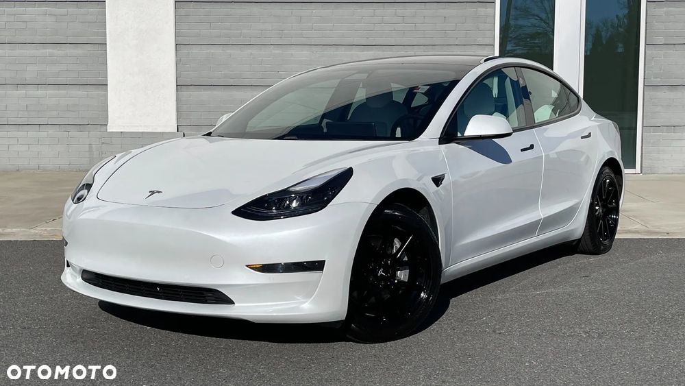 Tesla Model 3 - 2