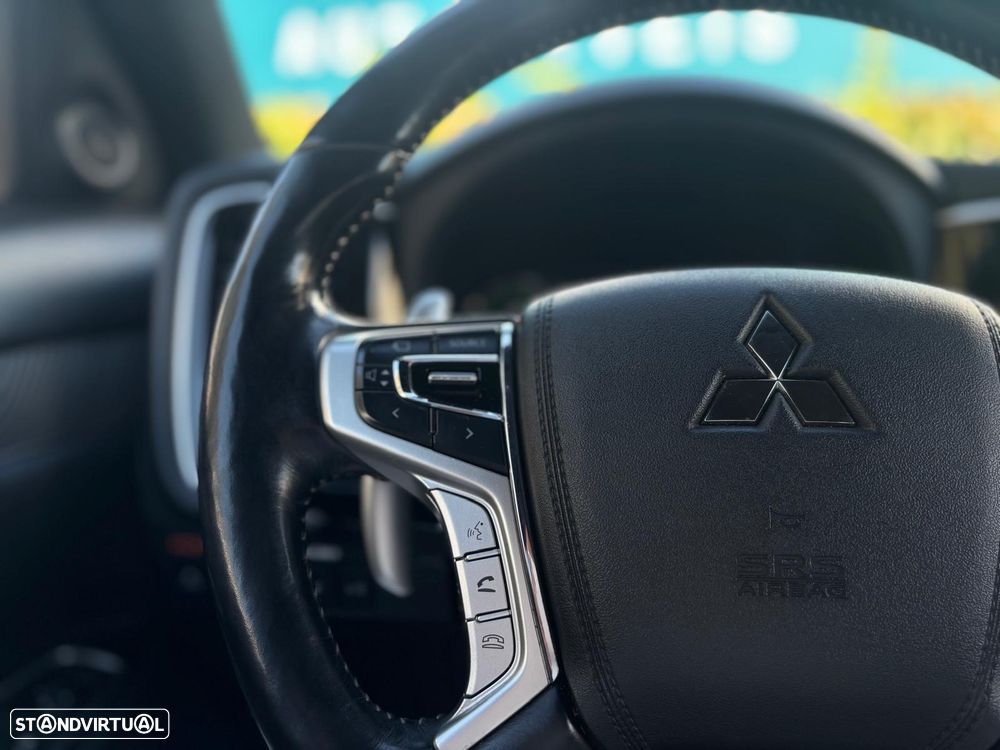 Mitsubishi Outlander 2.0 Intense Navi - 25