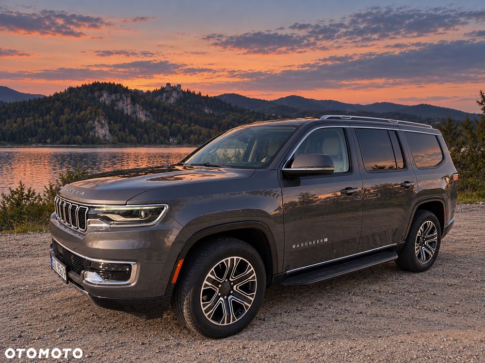 Jeep Wagoneer - 17