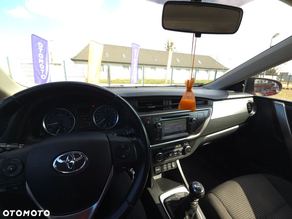 Toyota Auris 1.6 Premium + - 29