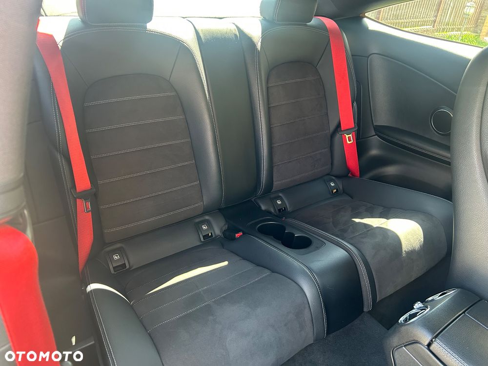 Mercedes-Benz Klasa C 250 7G-TRONIC AMG Line - 13
