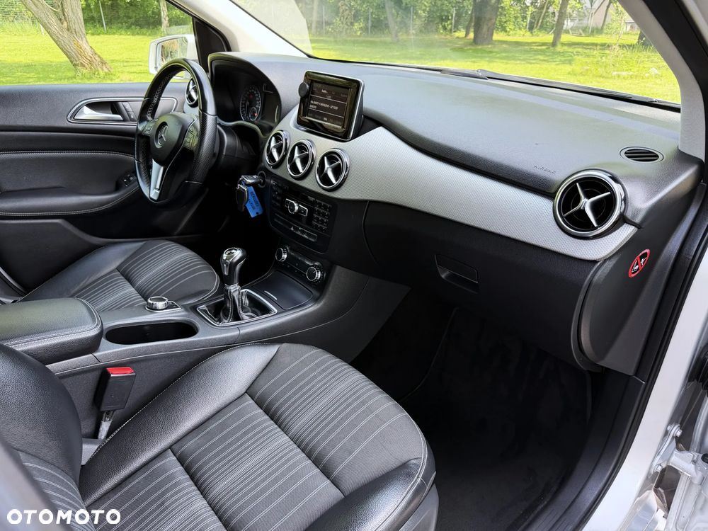 Mercedes-Benz Klasa B 180 CDI (BlueEFFICIENCY) - 16