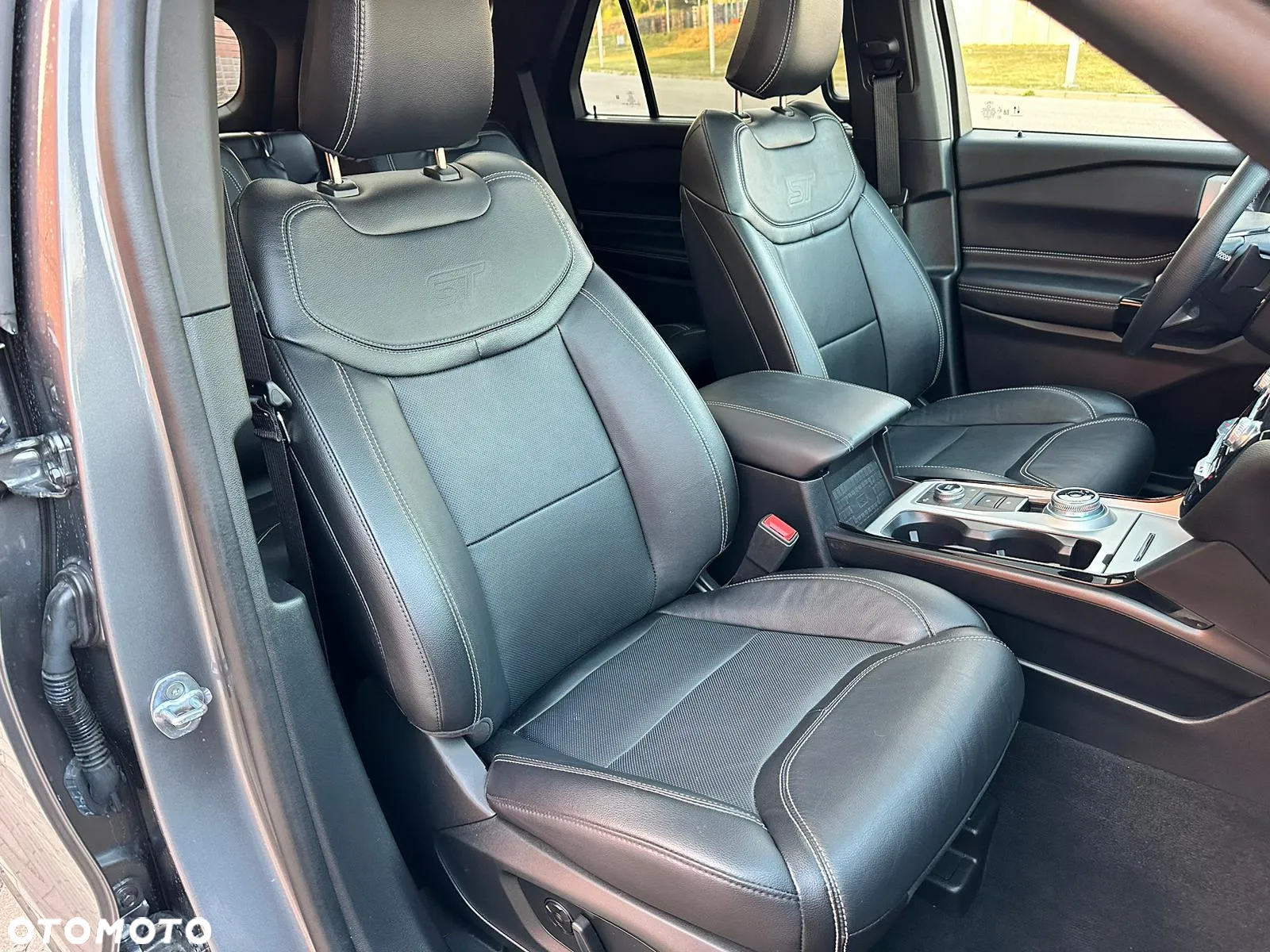 Ford Explorer - 16