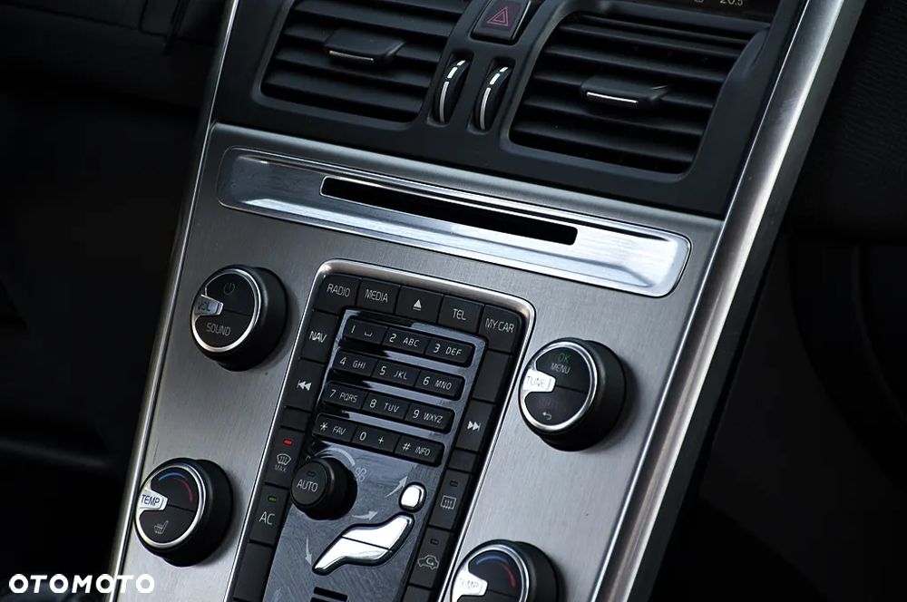 Volvo XC 60 DRIVe Momentum - 25
