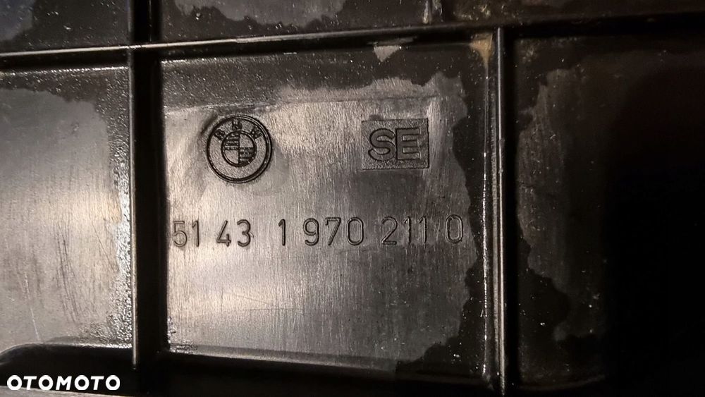 LAMPA PRAWY TYŁ BEZ PĘKNIĘĆ BMW 3 E21 - 4