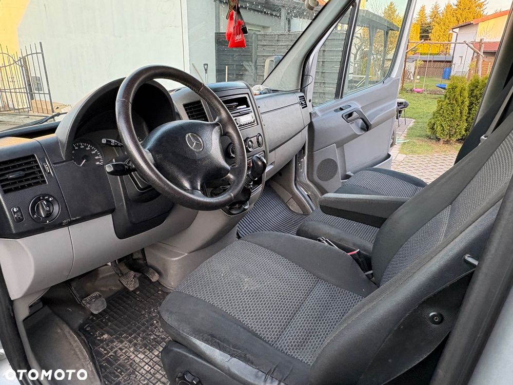 Mercedes-Benz Sprinter - 8