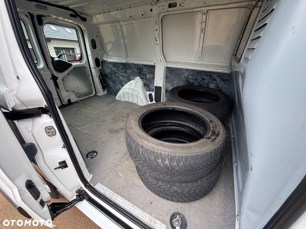 Peugeot Expert Kombi Standard 2,8t EAT8 - 22