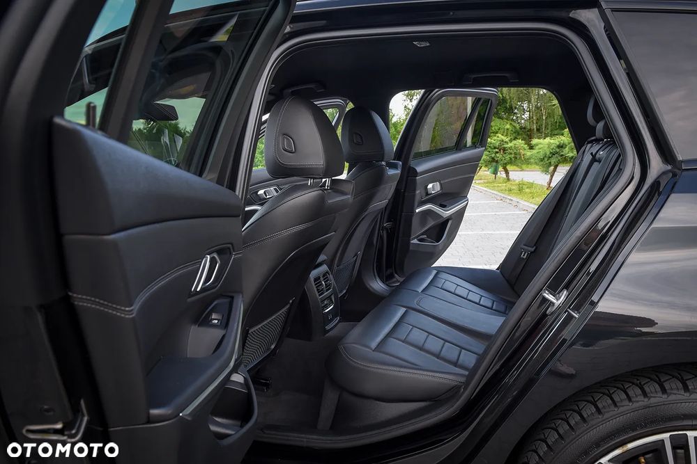 BMW Seria 3 320d xDrive Edition M Sport Shadow - 30