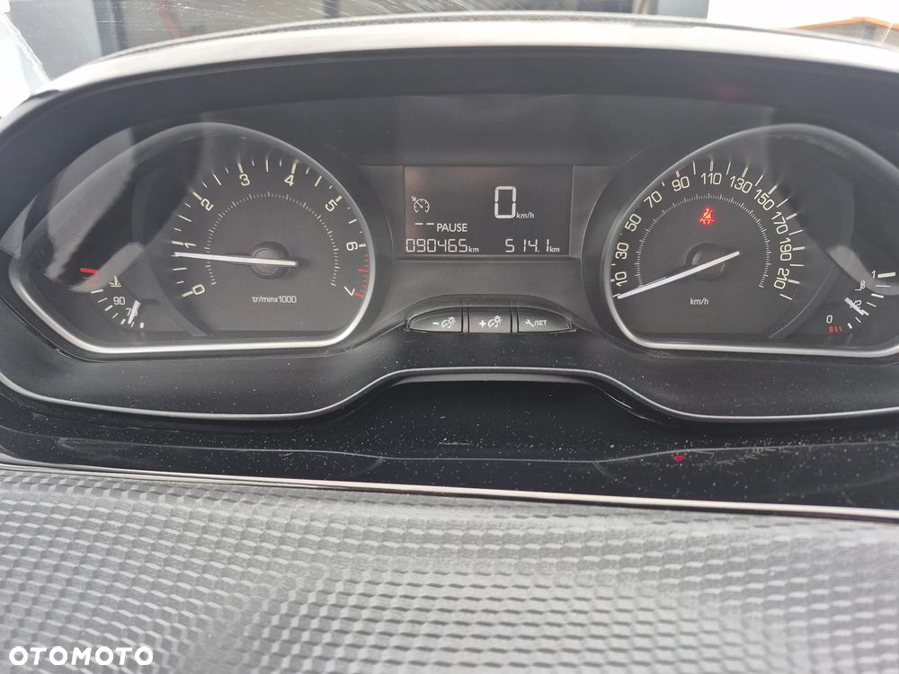 Peugeot 208 PureTech 82 Start & Stop Style - 12