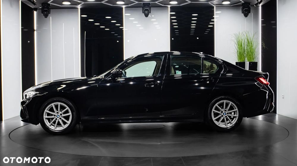 BMW Seria 3 318i Sport - 4