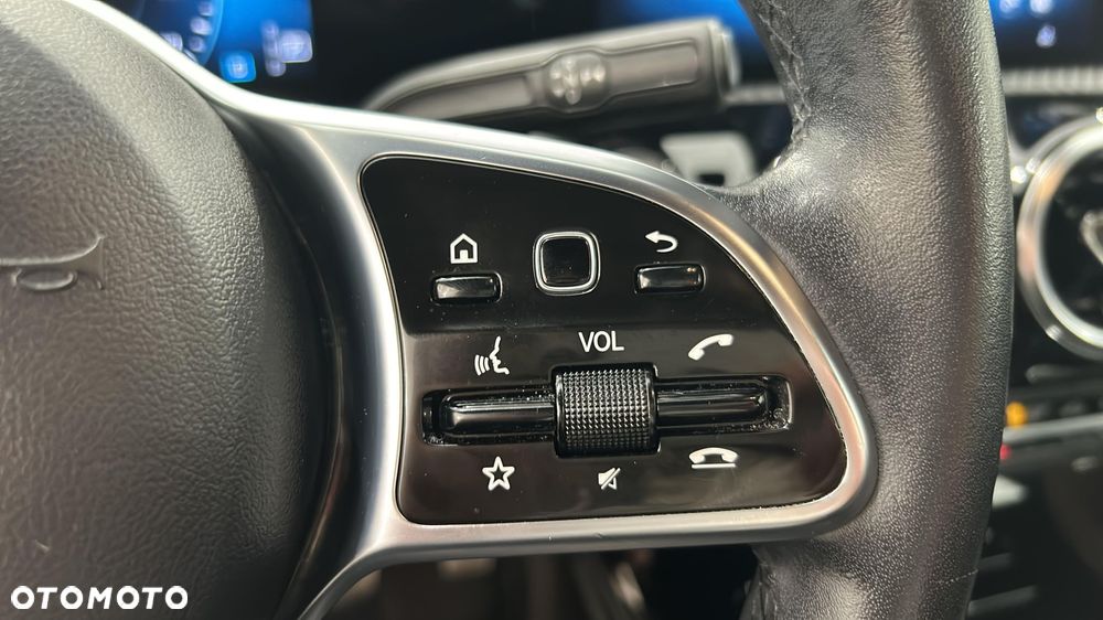 Mercedes-Benz Klasa A 200 7G-DCT - 24