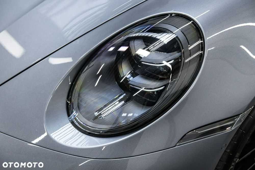 Porsche 911 Targa 4 GTS PDK - 17