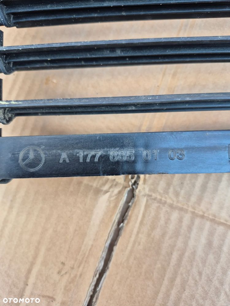 Mercedes A klasa W177 żaluzja kierownica powietrza A1675000602 - 4