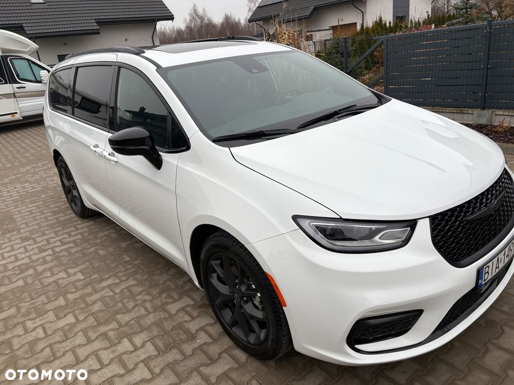 Chrysler Pacifica - 2