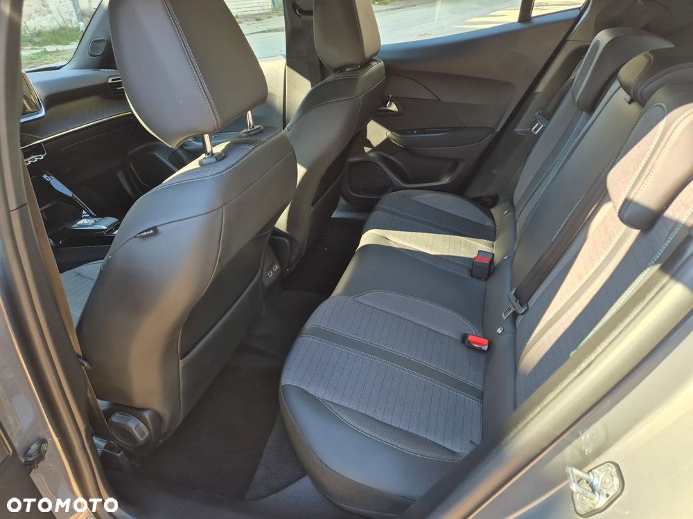Peugeot 2008 e-2008 50kWh Allure - 9