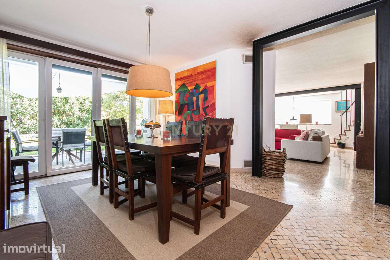 Moradia T3 em Oeiras | Jardim, Garagem para 2 Viaturas e Excelente Loc - Grande imagem: 5/57