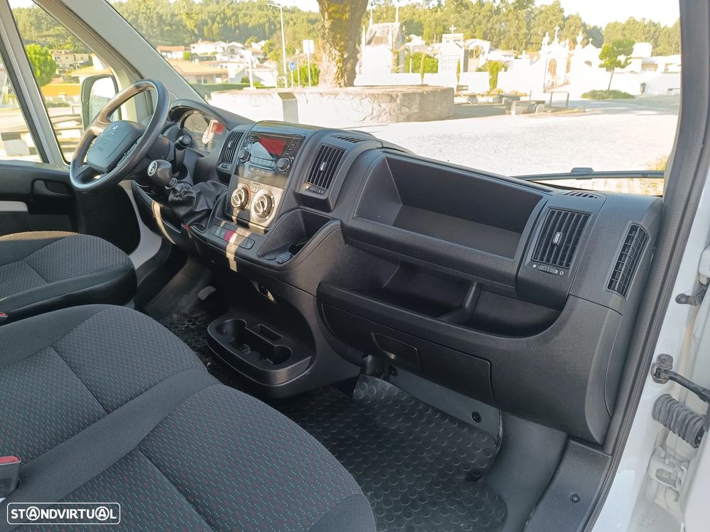 Peugeot Boxer Cabine Dupla 2.2 BlueHDi (6 Lugares) - 17