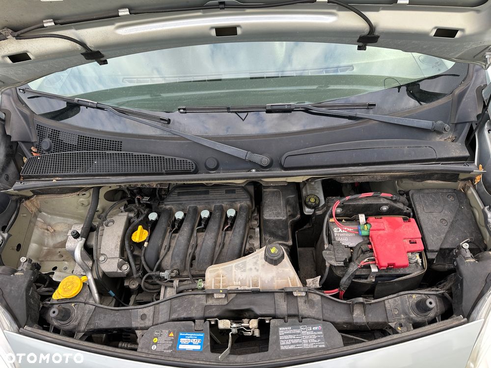 Renault Kangoo 1.6 16V Privilege - 12