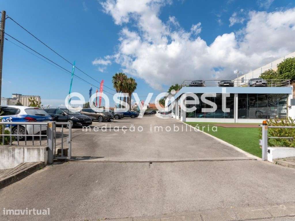 Requintado edifício, localizado na Quinta da Figueira, N10 V.F.XIRA - Grande imagem: 3/49