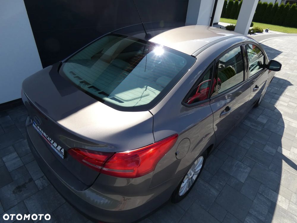 Ford Focus 1.6 Trend - 9