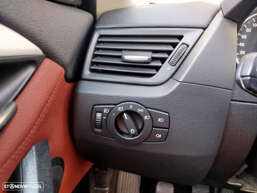 BMW X1 18 d sDrive - 8