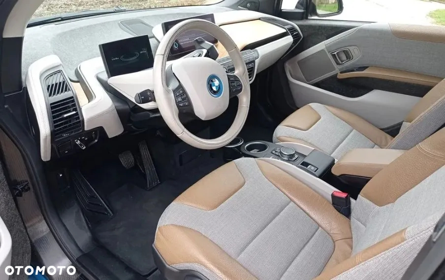 BMW i3 (Range Extender) - 12