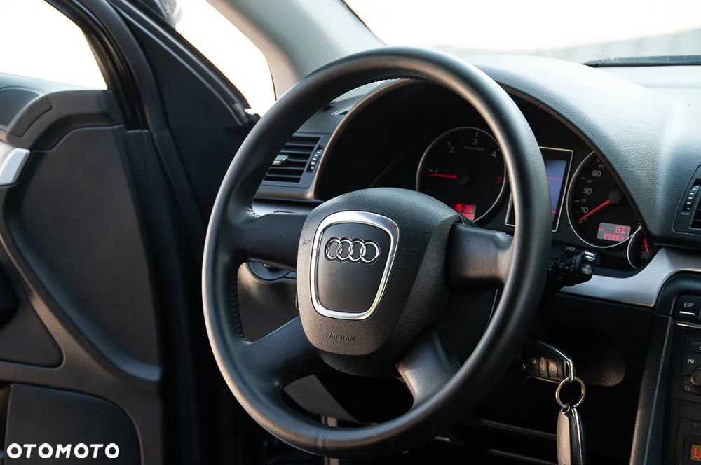 Audi A4 Avant 2.0 TDI - 26