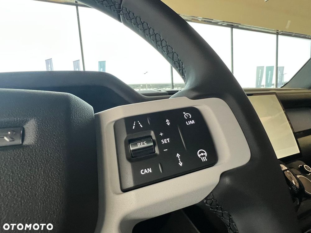 Land Rover Defender - 9