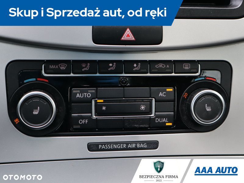 Volkswagen Passat - 14