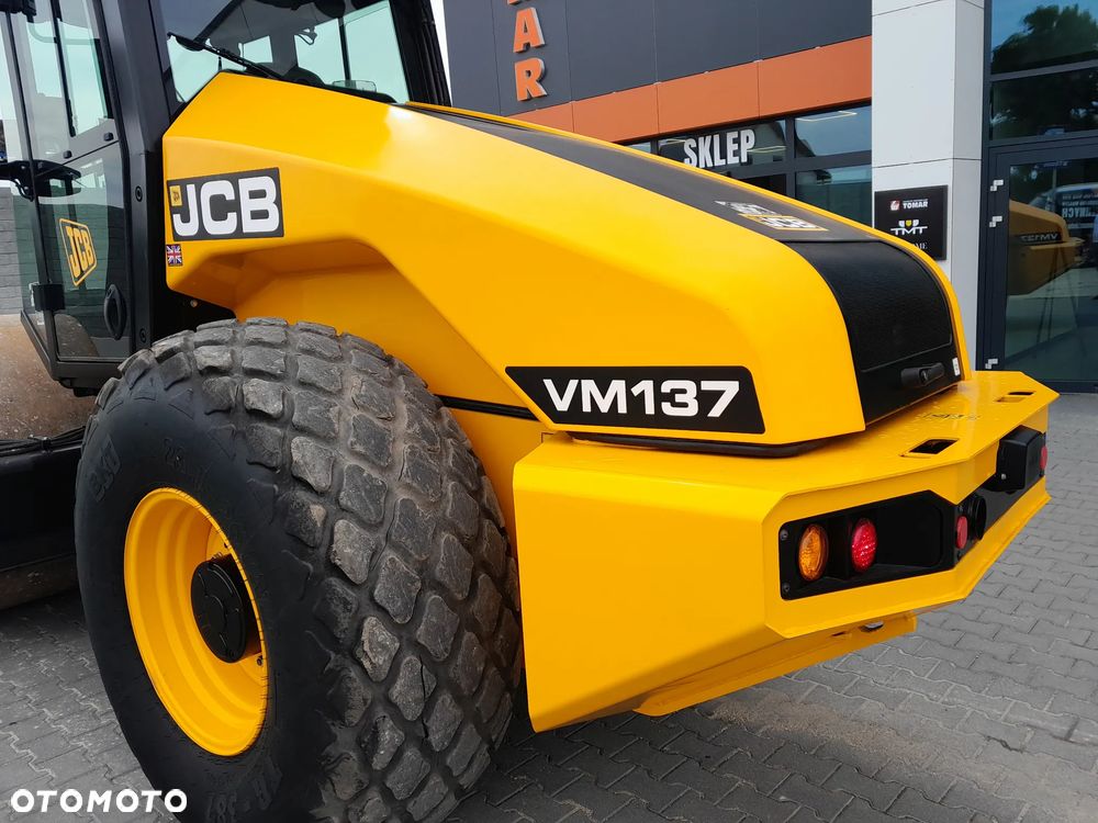 JCB VM137D - 18