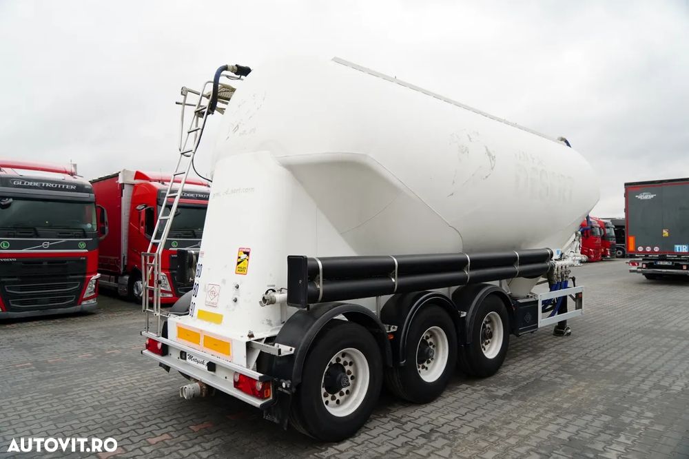 Feldbinder REMORCA CIMENT / 2 COMPARTIMENTE / 37.000 L / SILOC / PENTRU MATERIALE VRAC / JANTE DIN ALIAJ - 8