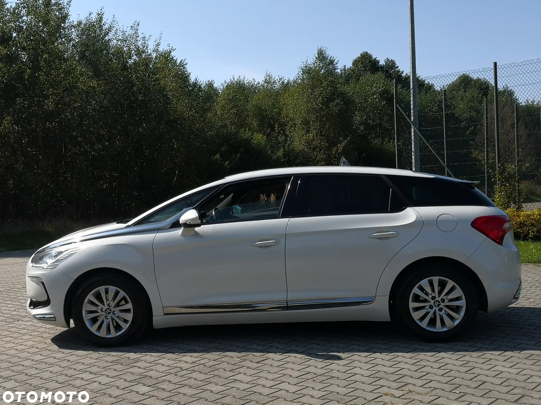 Citroën DS5 1.6 BlueHDi SoChic - 9