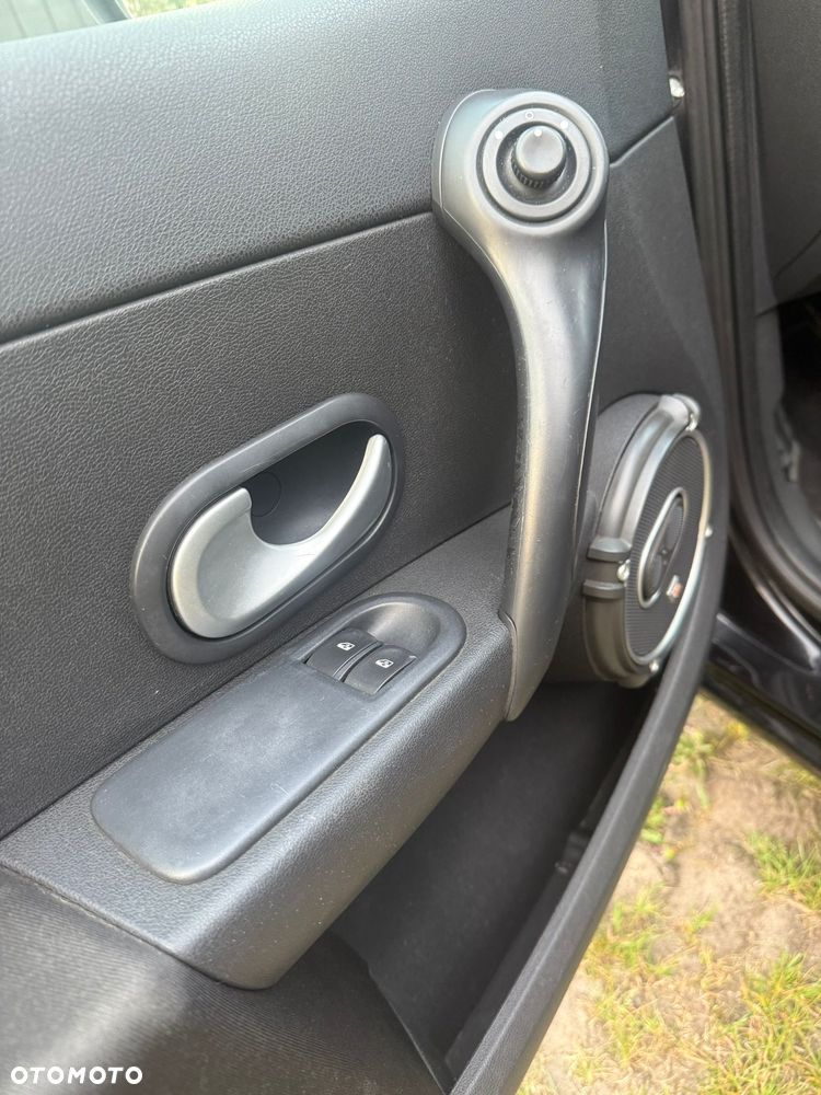 Renault Clio 1.2 16V 75 GPS - 9