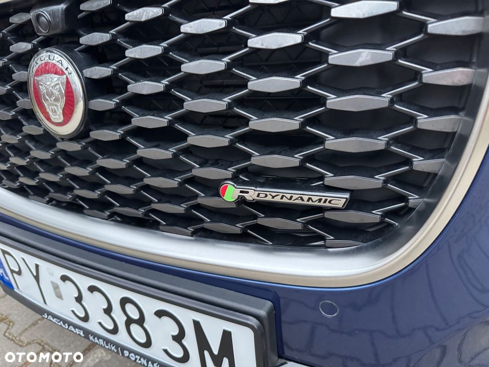 Jaguar XF P300 AWD R-Dynamic S - 37