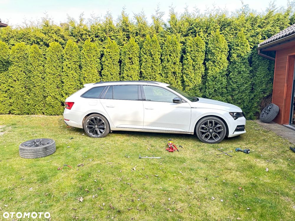 Skoda Superb 2.0 TDI 4x4 DSG Sportline - 24