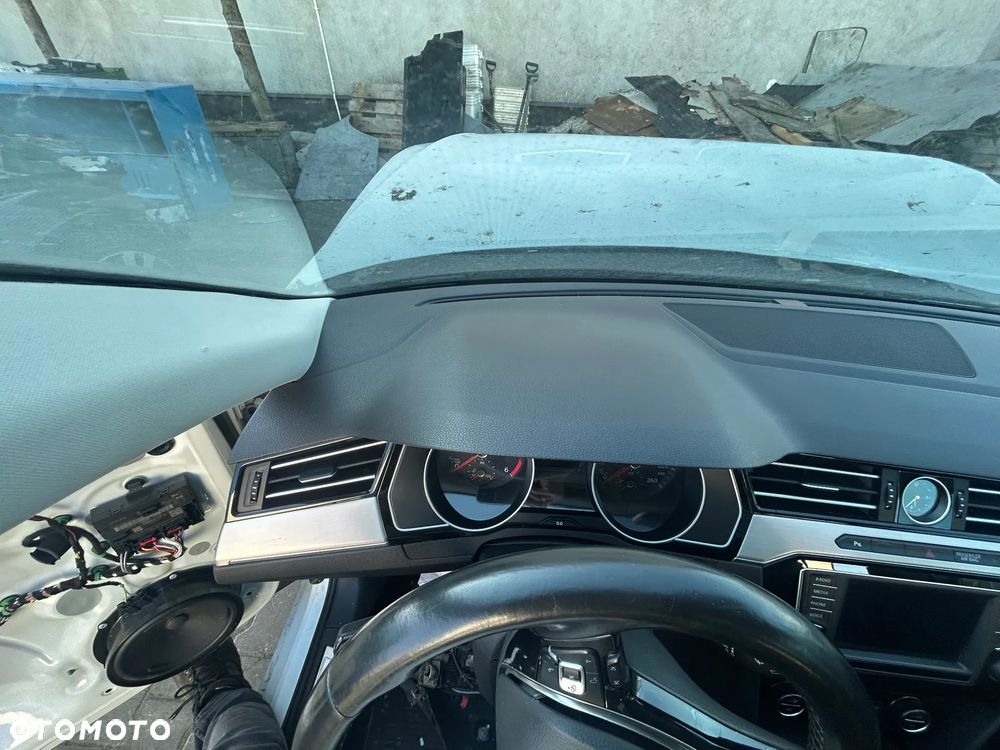 DESKA ROZDZIELCZA KONSOLA VW PASSAT B8 - 2