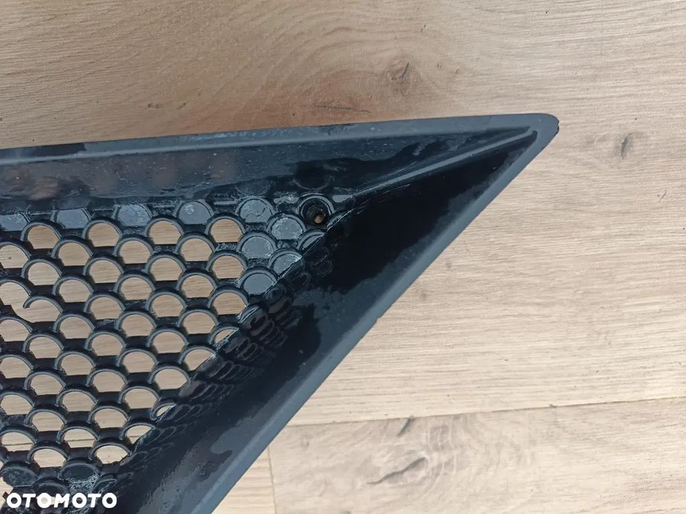 MERCEDES W209 CLK AMG KRATKA zderzaka prawa A2098850453 - 2