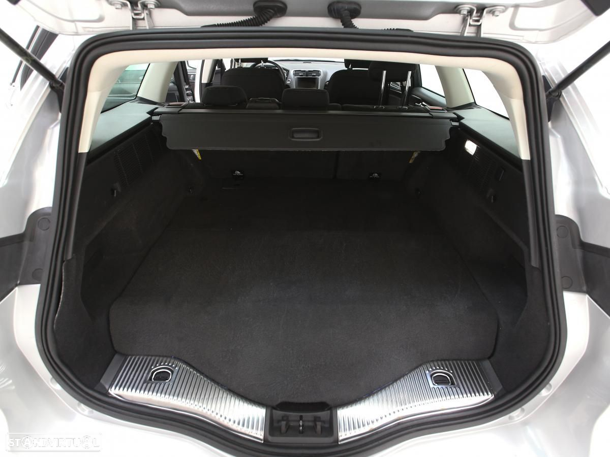 Ford Mondeo SW 2.0 HEV Titanium - 12