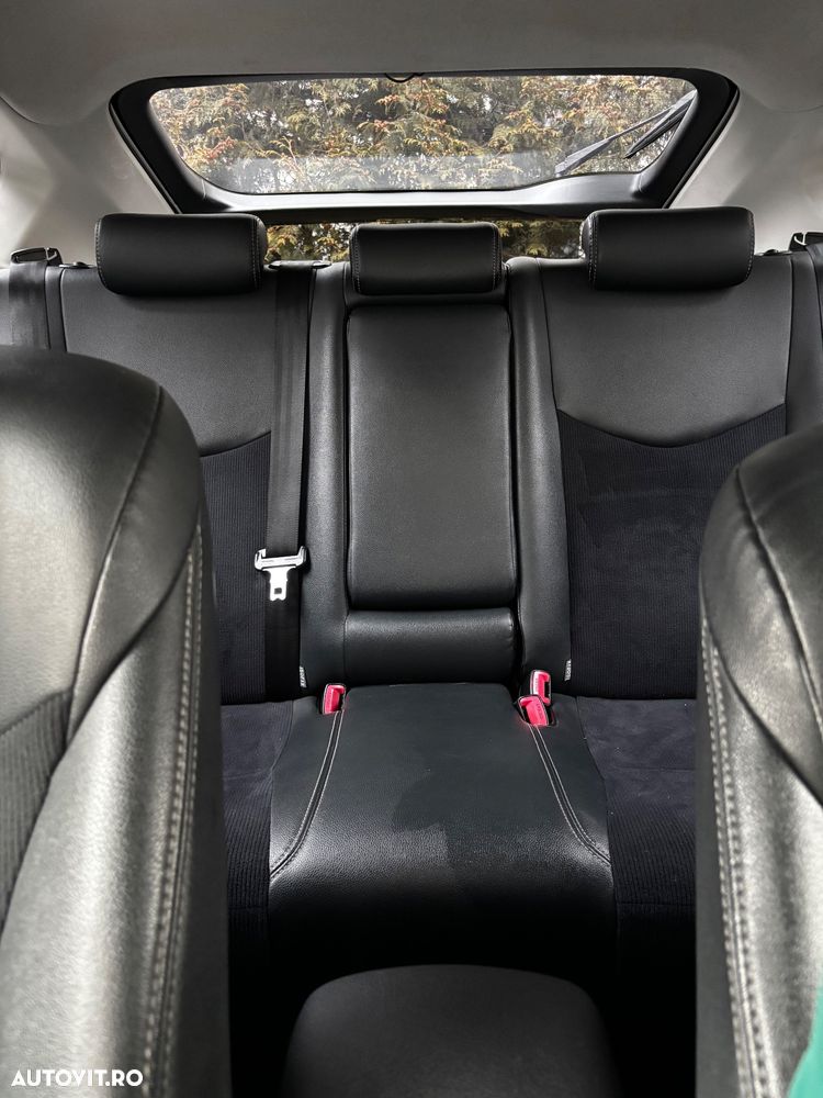 Toyota Prius (Hybrid) Sol - 9