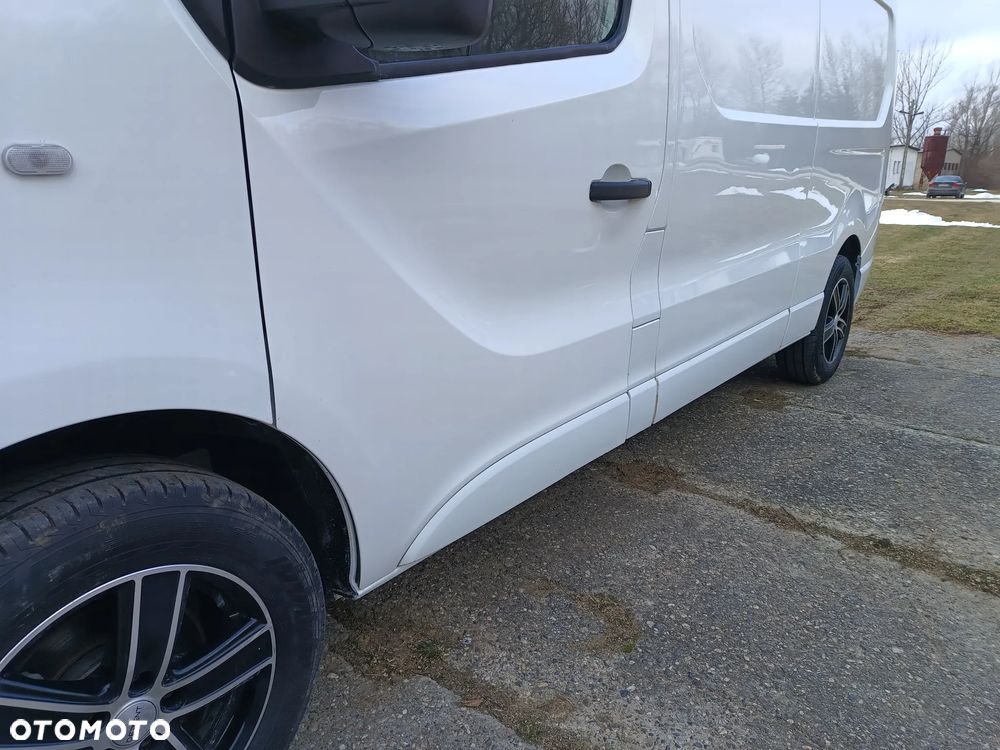 Opel Vivaro LONG L2H1 1.6 diesel 125kM 2019rok 155tyś.km EURO 6! AUTO W PEŁNI SPRAWNE, NIE WYMAGA WKŁADU FINANSOWEGO!!!SPROWADZONY ZE SZWECJI- ZAREJESTROWANY! - 17