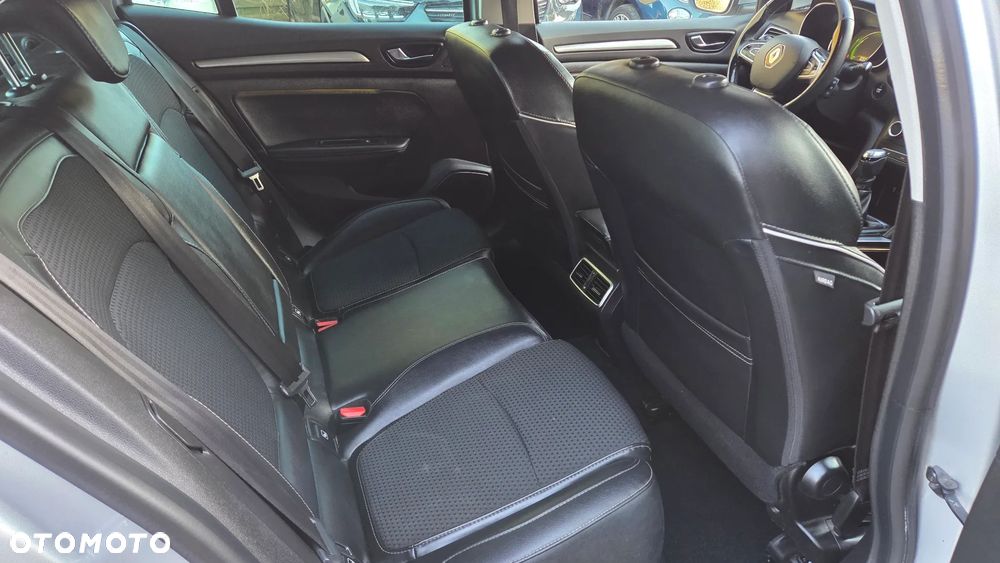Renault Megane ENERGY dCi 130 BOSE EDITION - 6