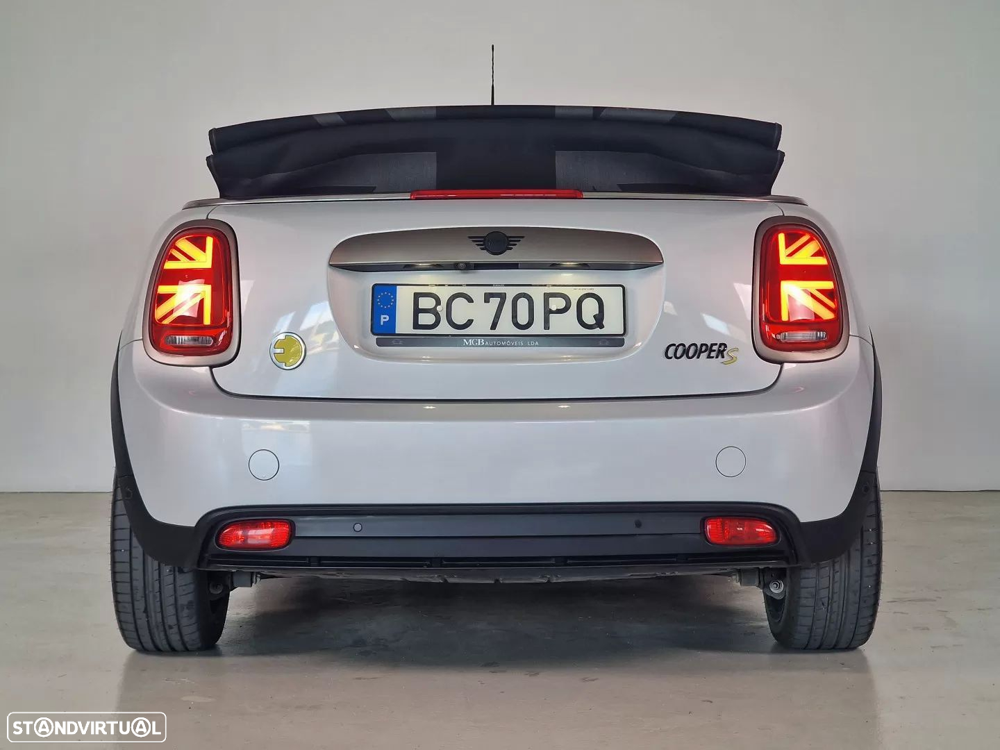MINI Cabrio Cooper SE - 16