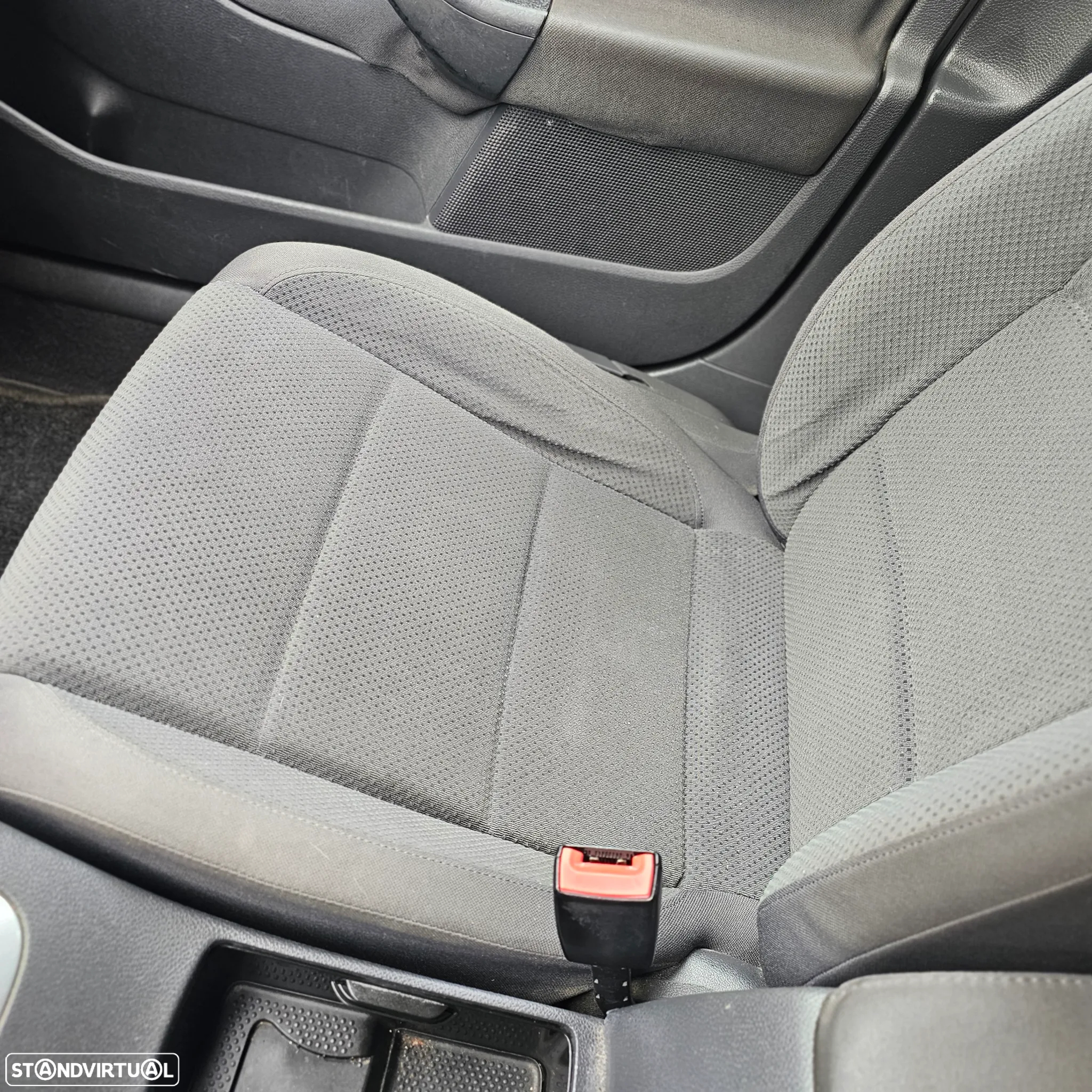 VW Golf 1.9 TDi Confortline DSG - 11