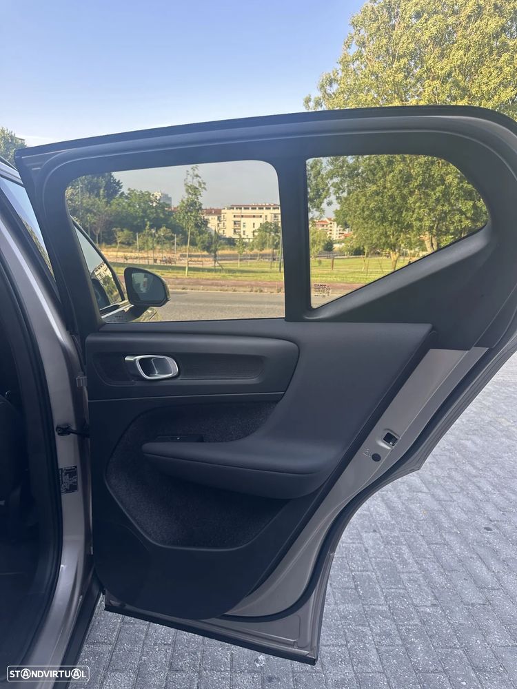 Volvo XC 40 1.5 T2 Plus Dark Auto - 27